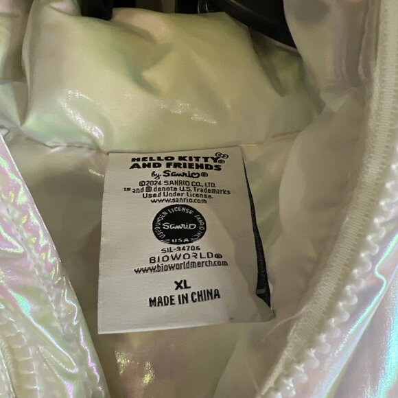 Hello Kitty Snow Angel Cropped Puffer Iridescent Women/Jr Sizes L And XL Viral - Picture 4 of 12